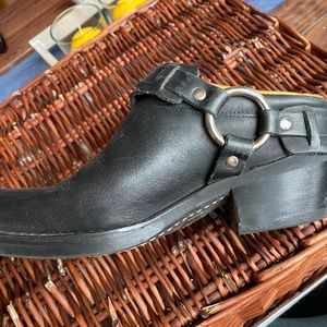 FRYE Women's Belted Harness Mule, size 7M fits 7.5